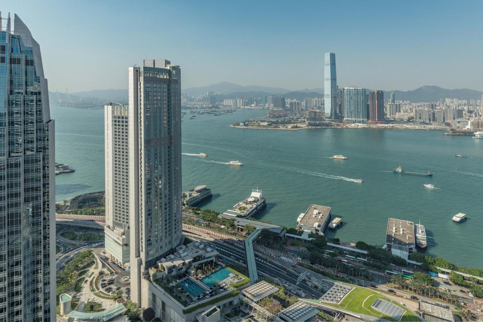Four Seasons Hotel Hong Kong — photo 2