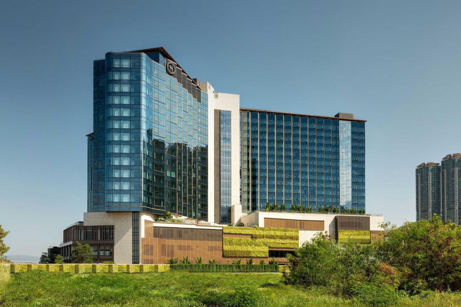 Sheraton Hong Kong Tung Chung Hotel — photo 2