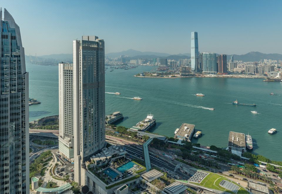 Four Seasons Hotel Hong Kong